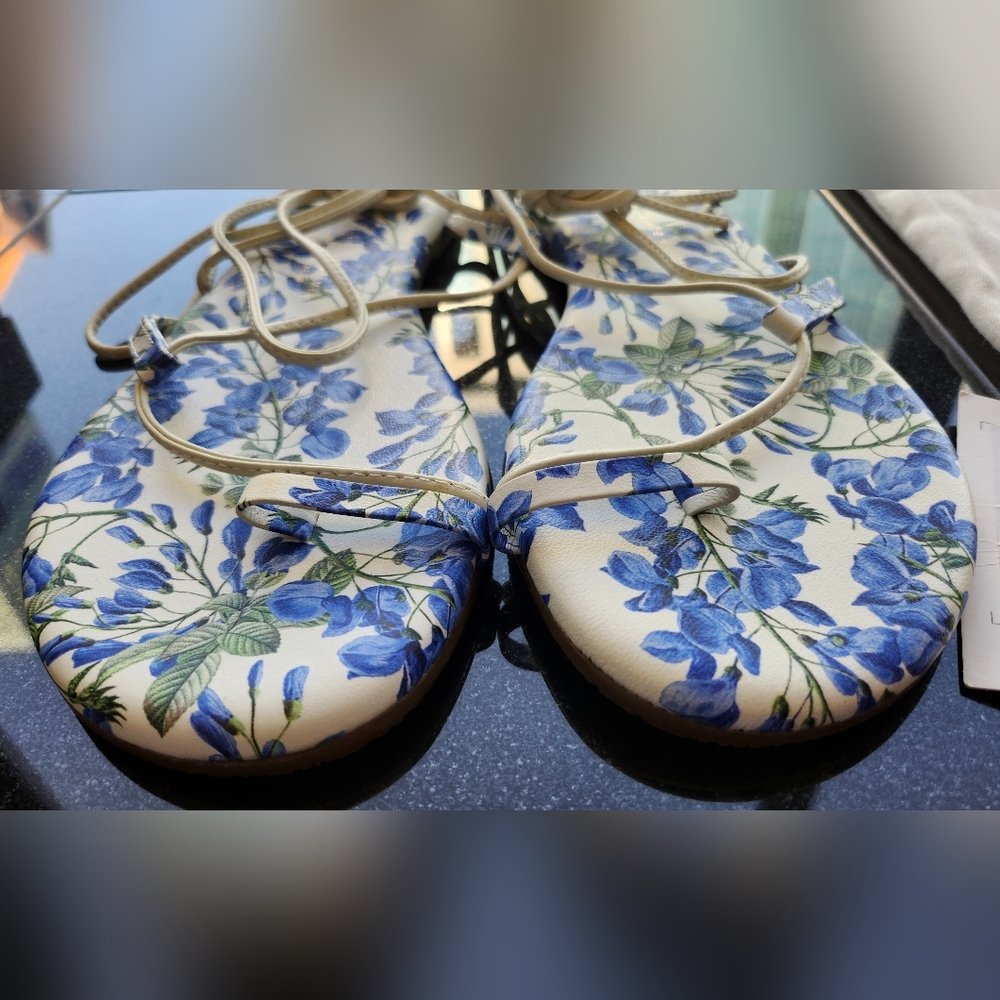 The Alice and Olivia EVE DITSY Strappy Sandals 9/40 & SHOE BAG! - Picture 5 of 9
